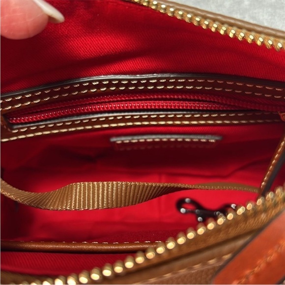 NWT Dooney & Bourke Pebble Grain Margo Crossbody With Dust Bag With Front Pocket - Picture 6 of 14